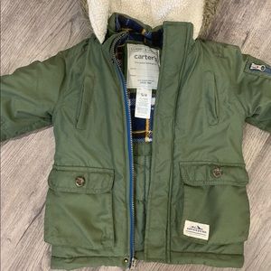 Carter’s hunter green coat 4T with fur hood